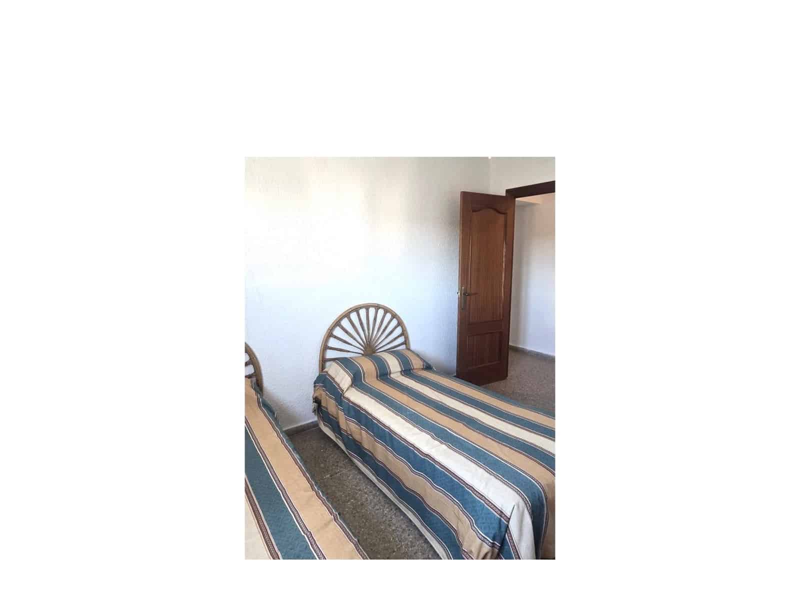 Apartamento de 3 habitaciones en Torrevieja en venta con piscina - 219.999 € (Ref: 9890407)