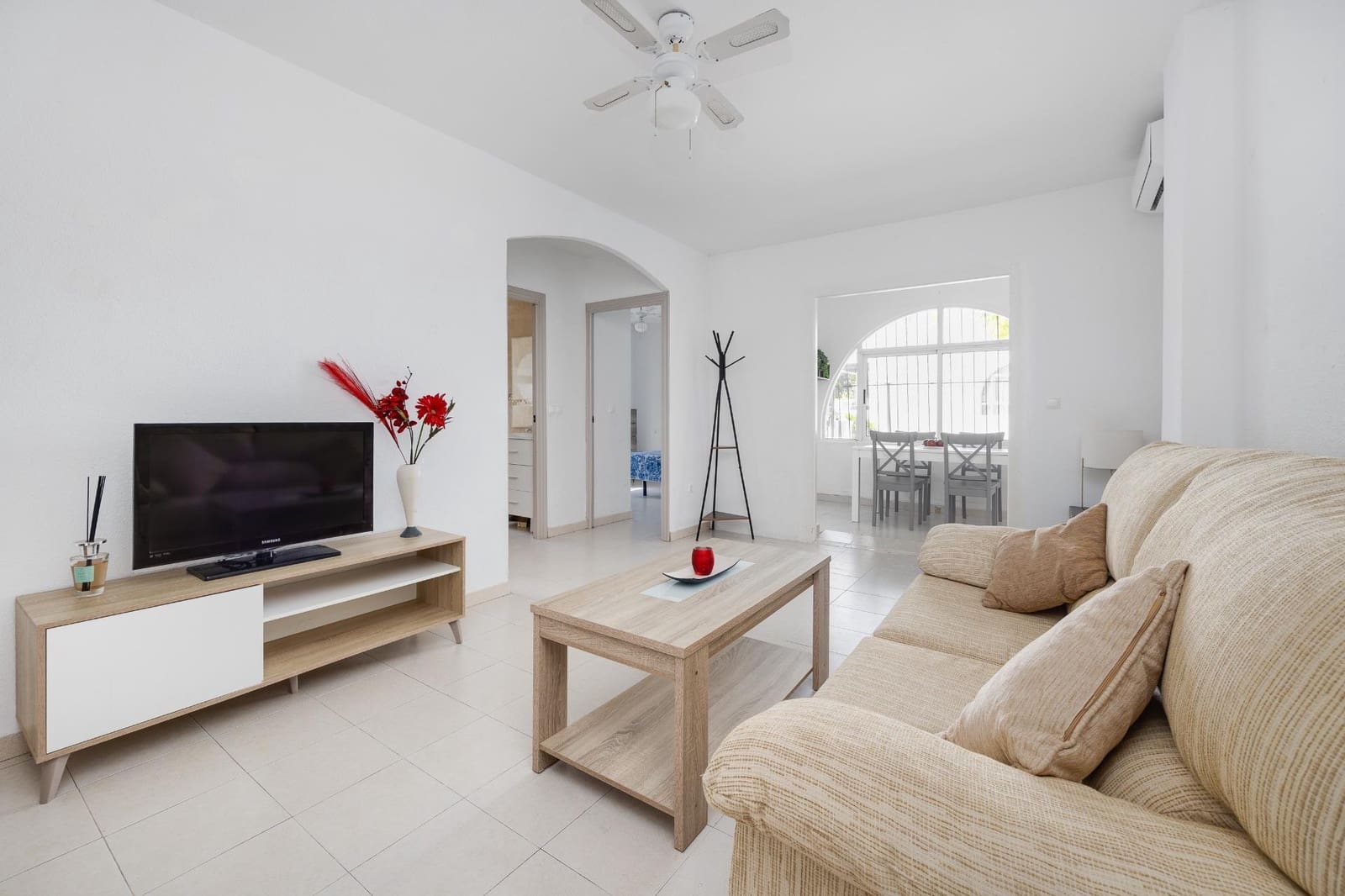 2 soveværelse Lejlighed til salg i Torrevieja med swimmingpool - € 139.500 (Ref: 9908057)