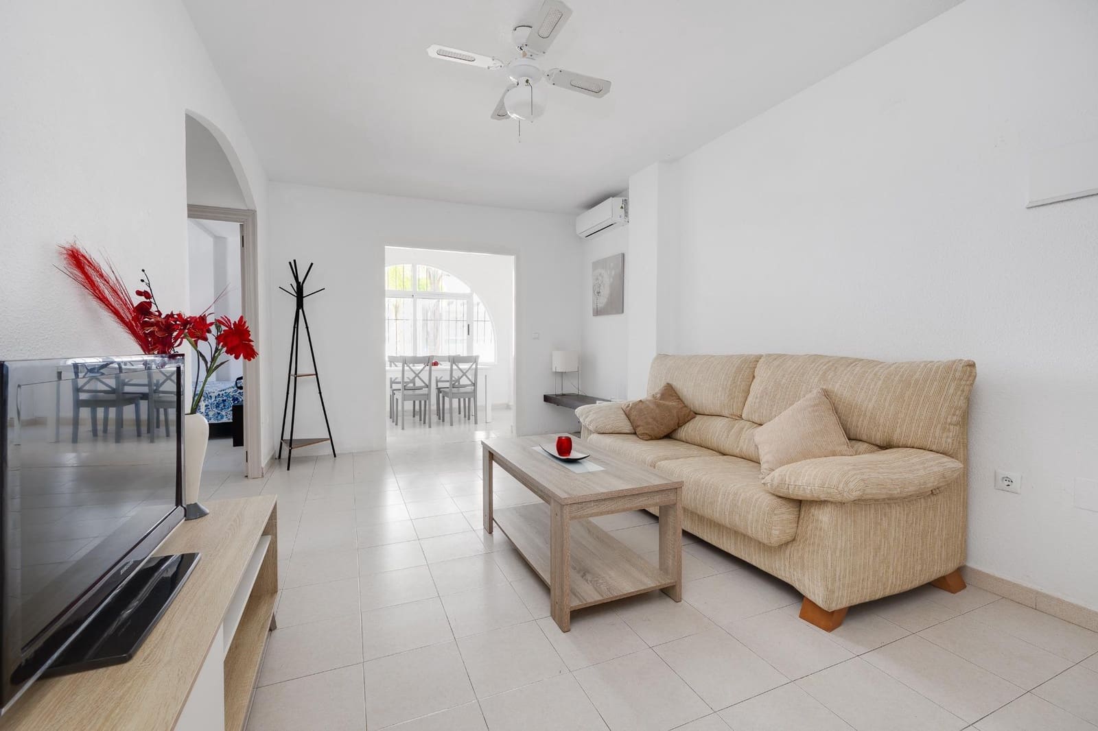 2 soveværelse Lejlighed til salg i Torrevieja med swimmingpool - € 139.500 (Ref: 9908057)