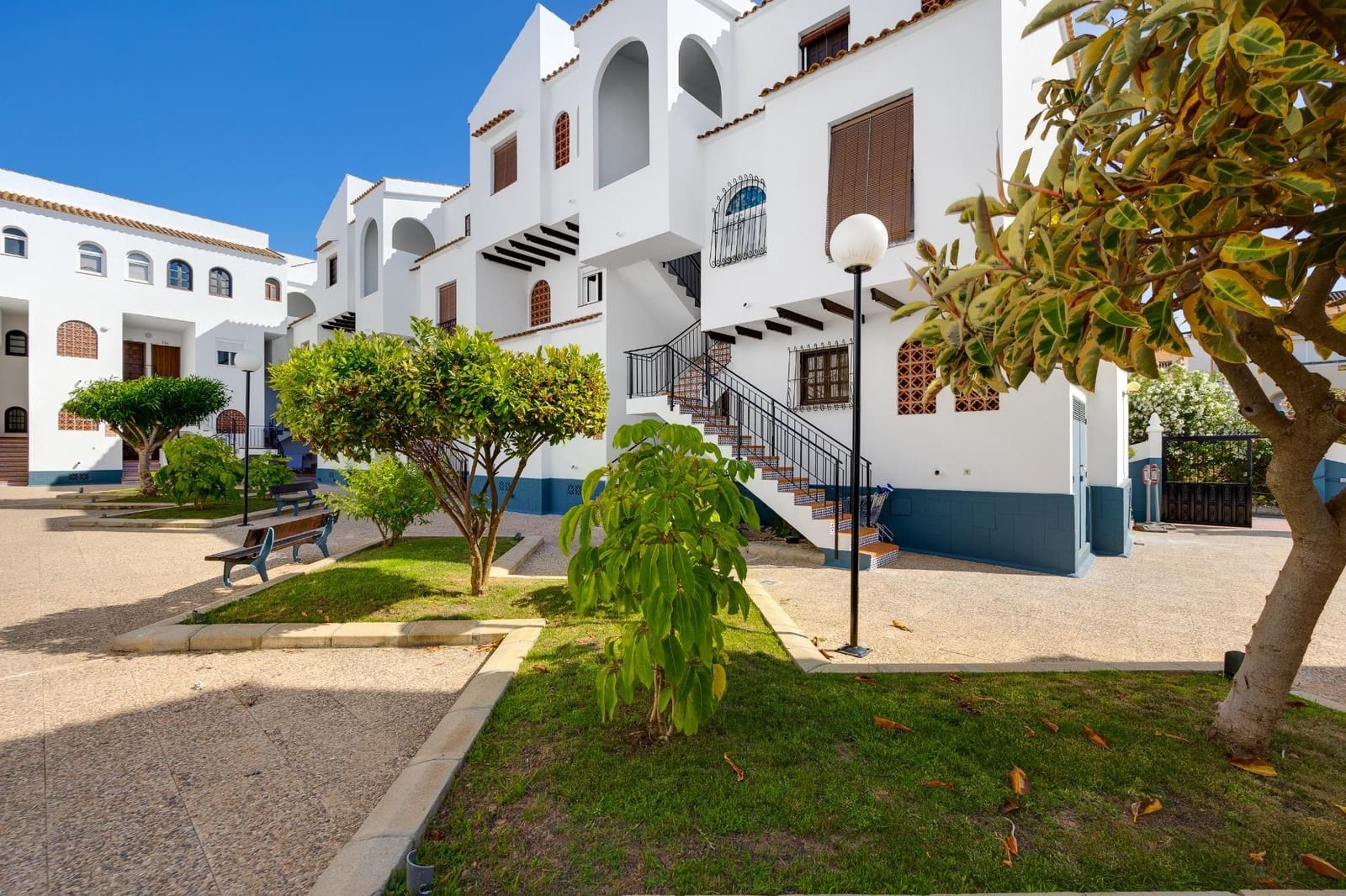 2 soveværelse Lejlighed til salg i Torrevieja med swimmingpool - € 139.500 (Ref: 9908057)