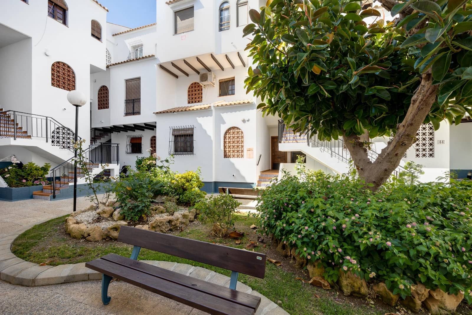 2 soveværelse Lejlighed til salg i Torrevieja med swimmingpool - € 139.500 (Ref: 9908057)