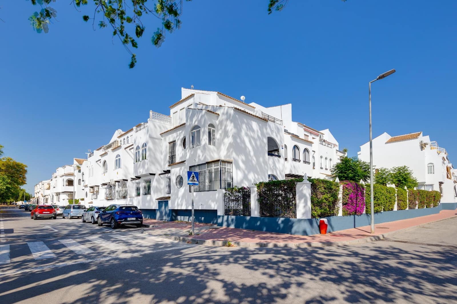 2 soveværelse Lejlighed til salg i Torrevieja med swimmingpool - € 139.500 (Ref: 9908057)