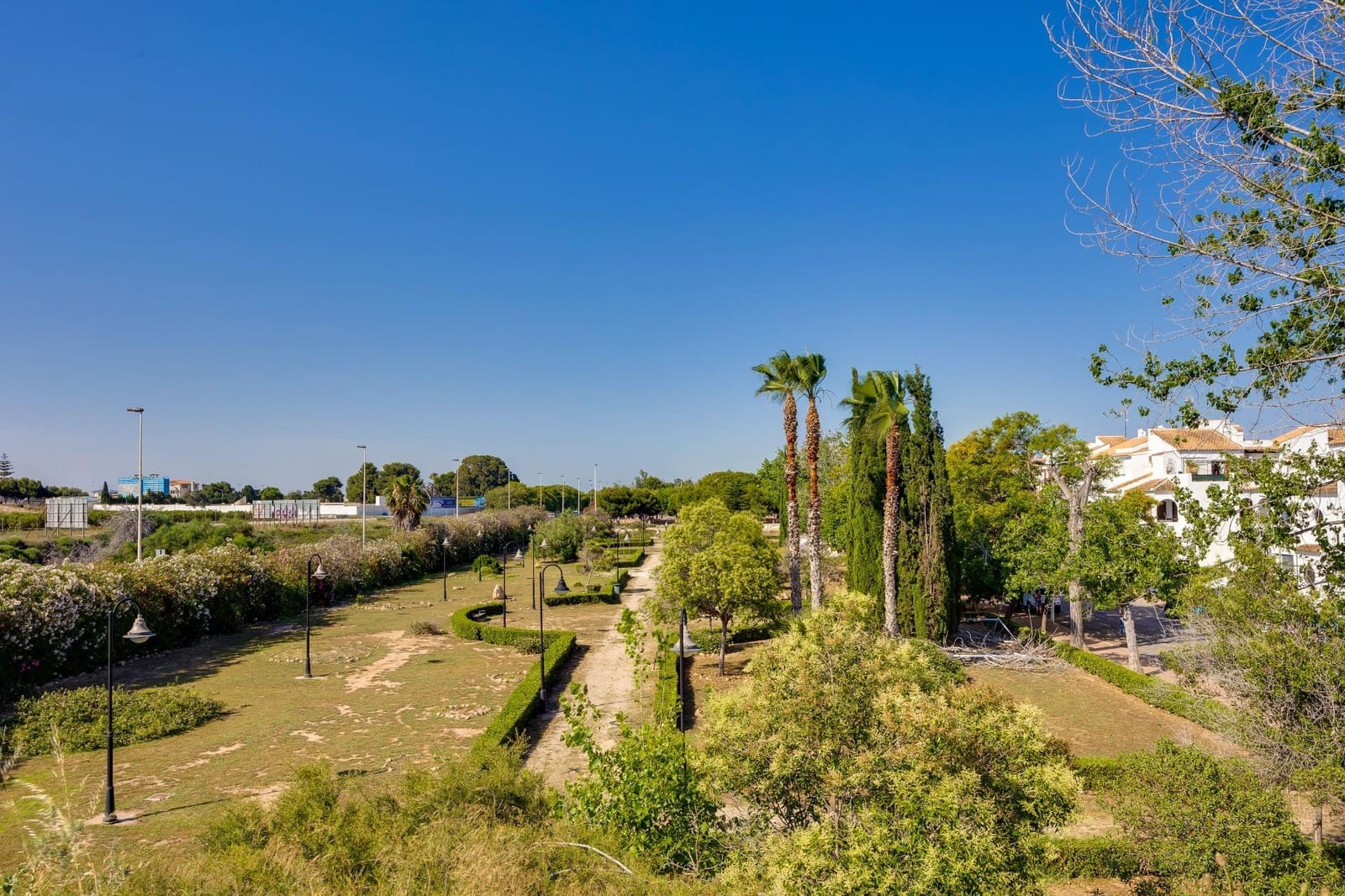 2 soveværelse Lejlighed til salg i Torrevieja med swimmingpool - € 139.500 (Ref: 9908057)