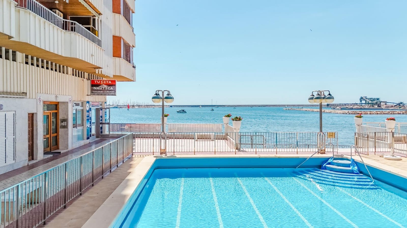 3 soveværelse Lejlighed til salg i Torrevieja med swimmingpool - € 239.000 (Ref: 9908058)