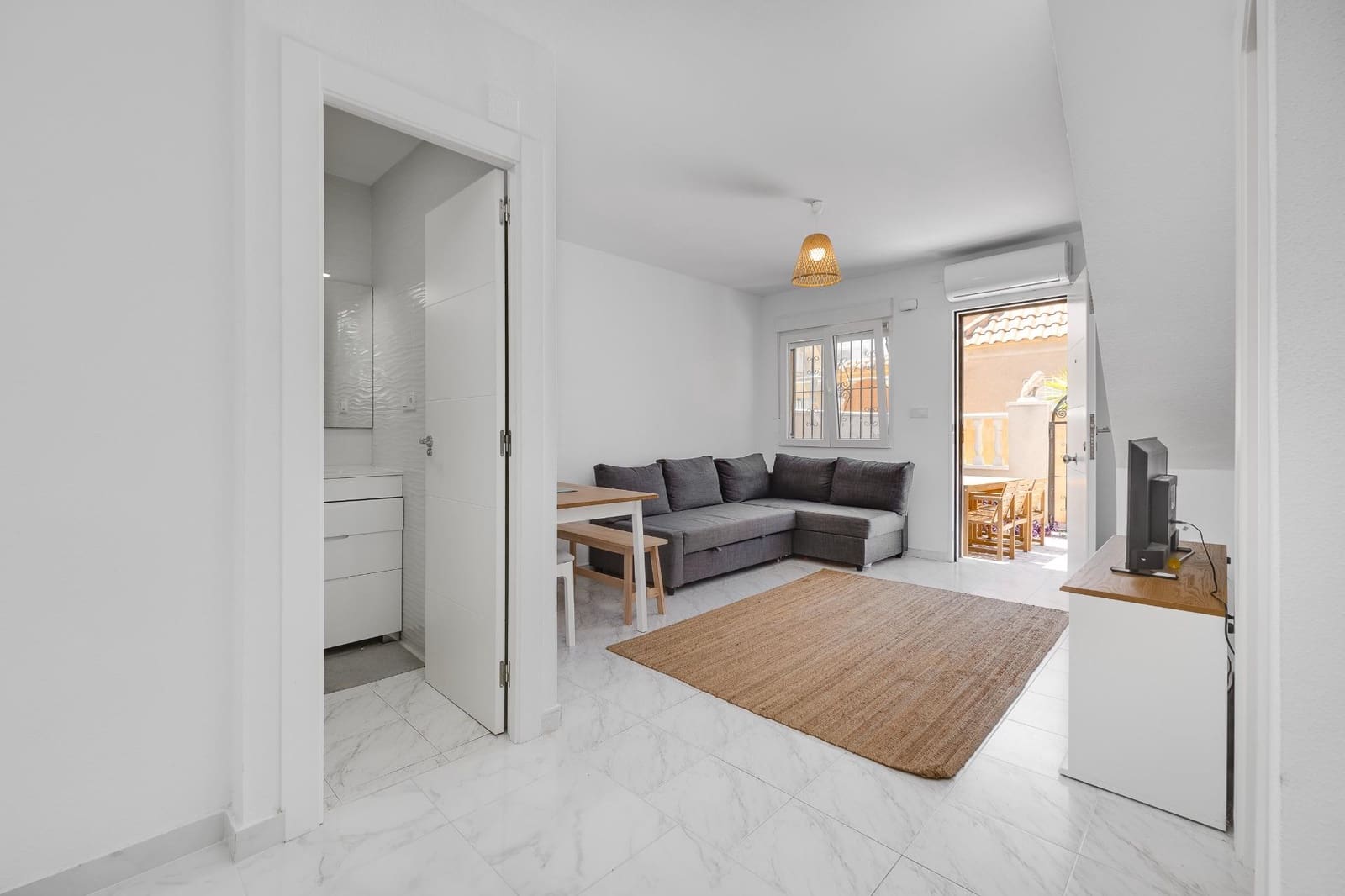 3 camera da letto Villetta a Schiera in vendita in Torrevieja con piscina - 175.000 € (Rif: 9908059)