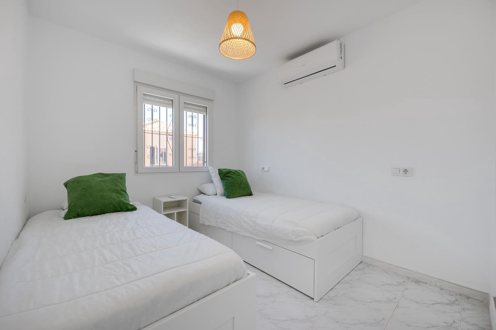 3 camera da letto Villetta a Schiera in vendita in Torrevieja con piscina - 175.000 € (Rif: 9908059)
