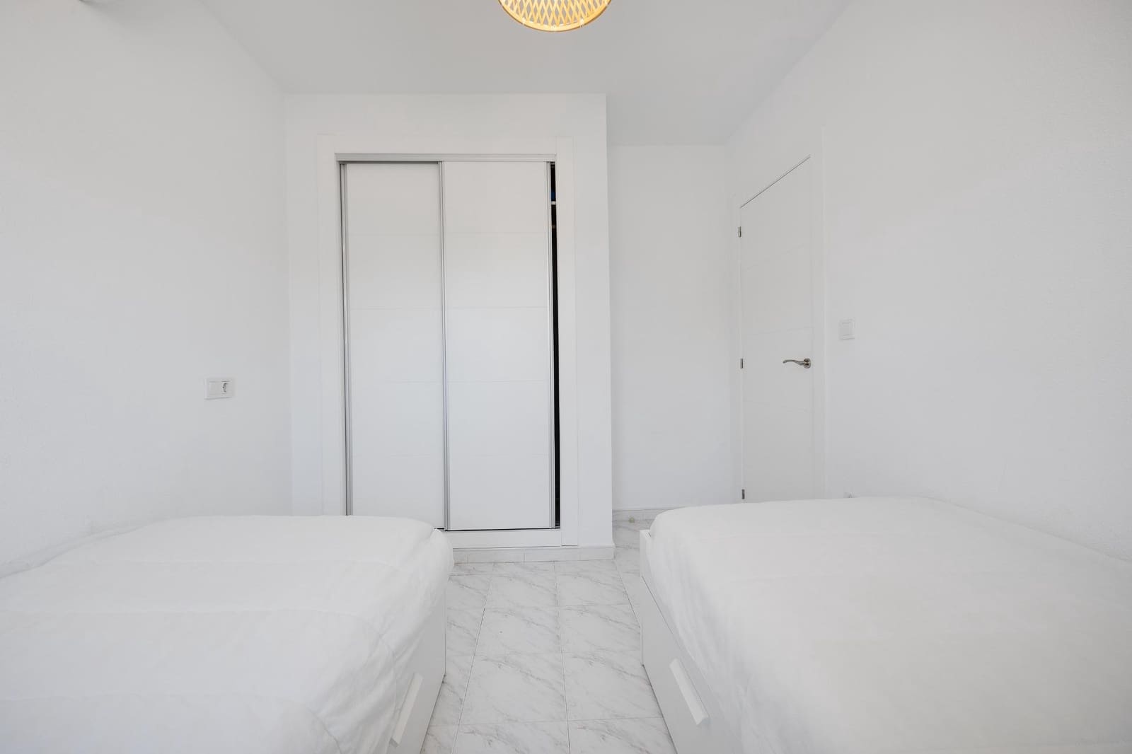 3 camera da letto Villetta a Schiera in vendita in Torrevieja con piscina - 175.000 € (Rif: 9908059)