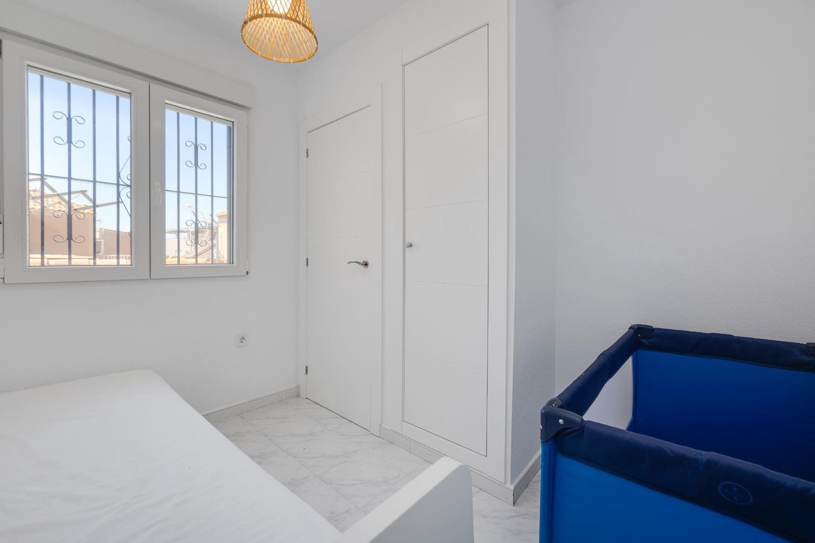 3 camera da letto Villetta a Schiera in vendita in Torrevieja con piscina - 175.000 € (Rif: 9908059)