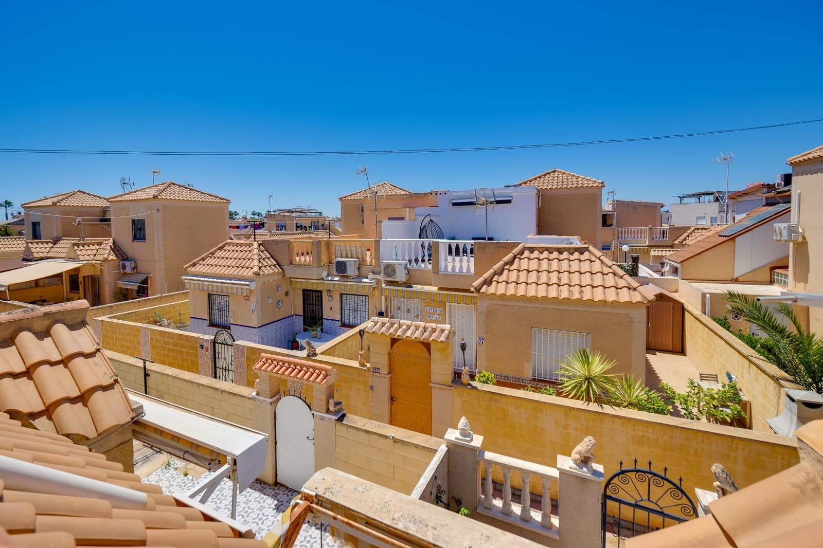 3 camera da letto Villetta a Schiera in vendita in Torrevieja con piscina - 175.000 € (Rif: 9908059)