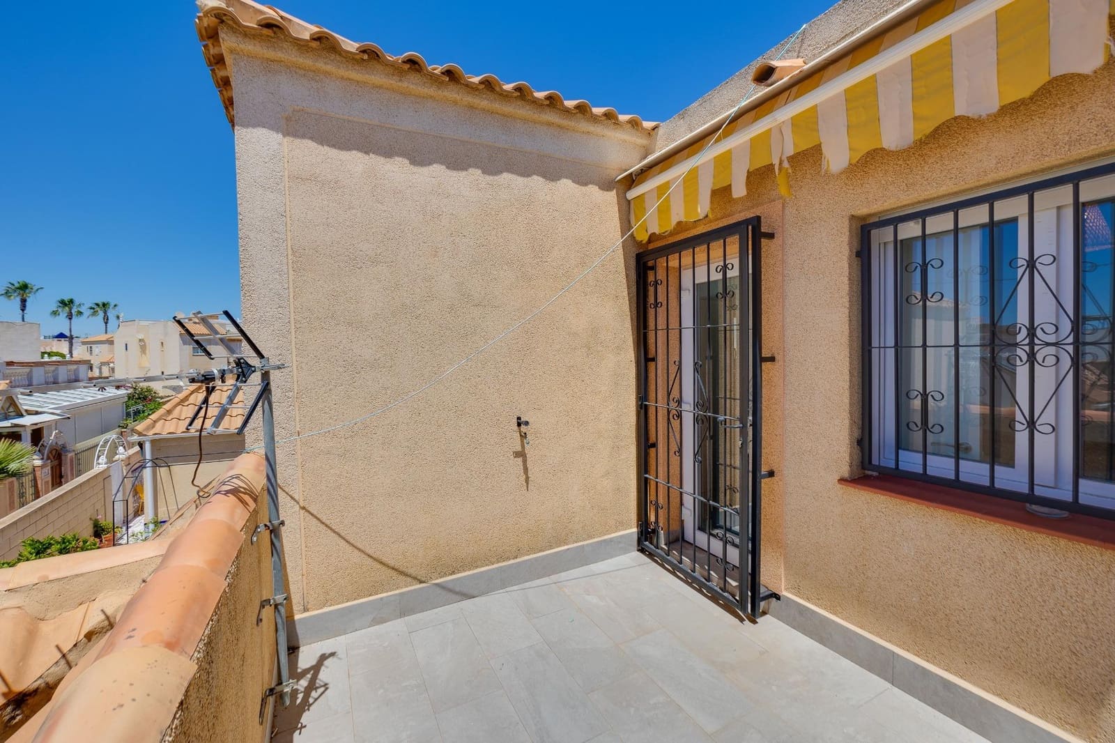 3 camera da letto Villetta a Schiera in vendita in Torrevieja con piscina - 175.000 € (Rif: 9908059)