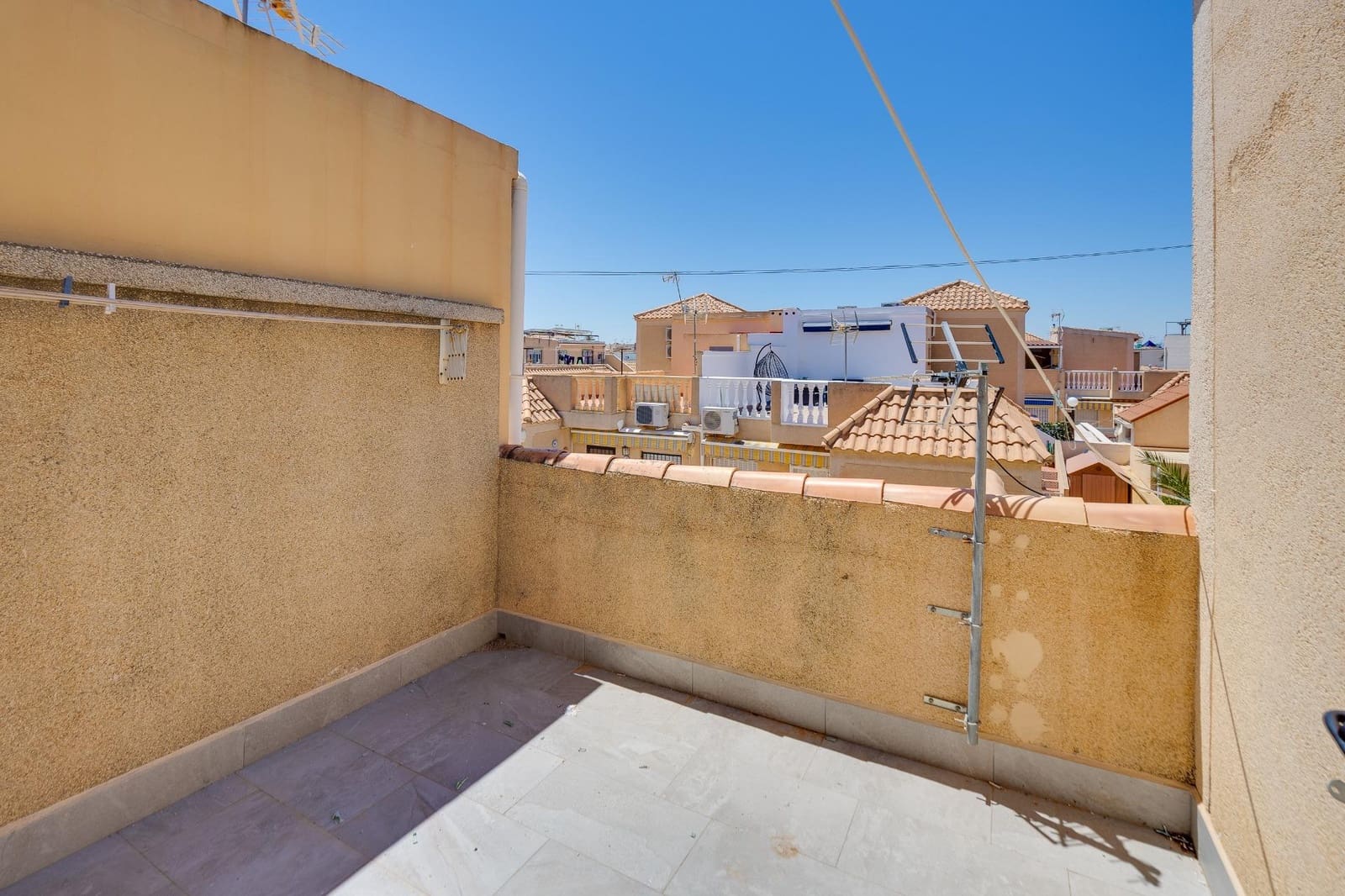 3 camera da letto Villetta a Schiera in vendita in Torrevieja con piscina - 175.000 € (Rif: 9908059)
