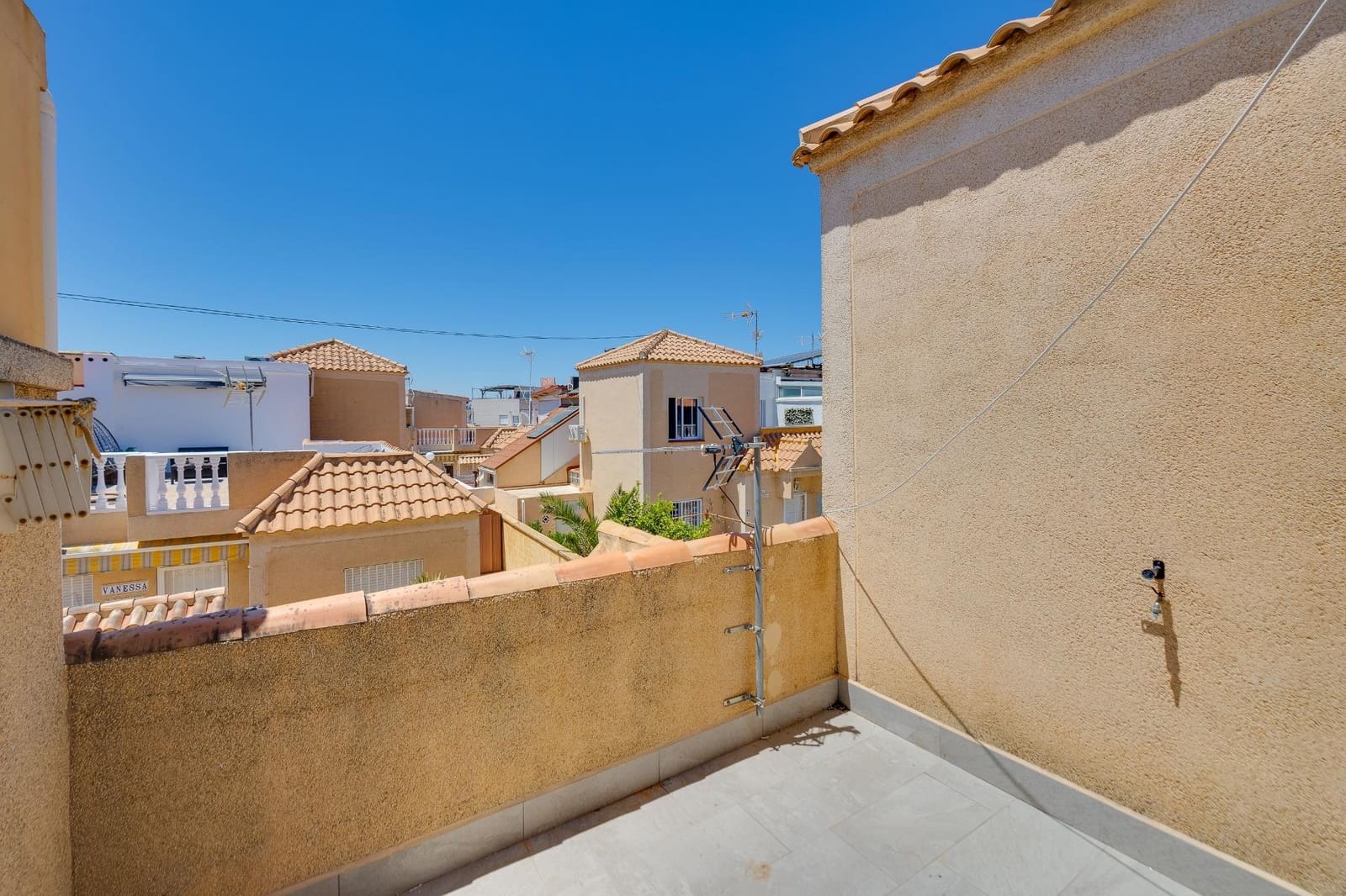3 camera da letto Villetta a Schiera in vendita in Torrevieja con piscina - 175.000 € (Rif: 9908059)