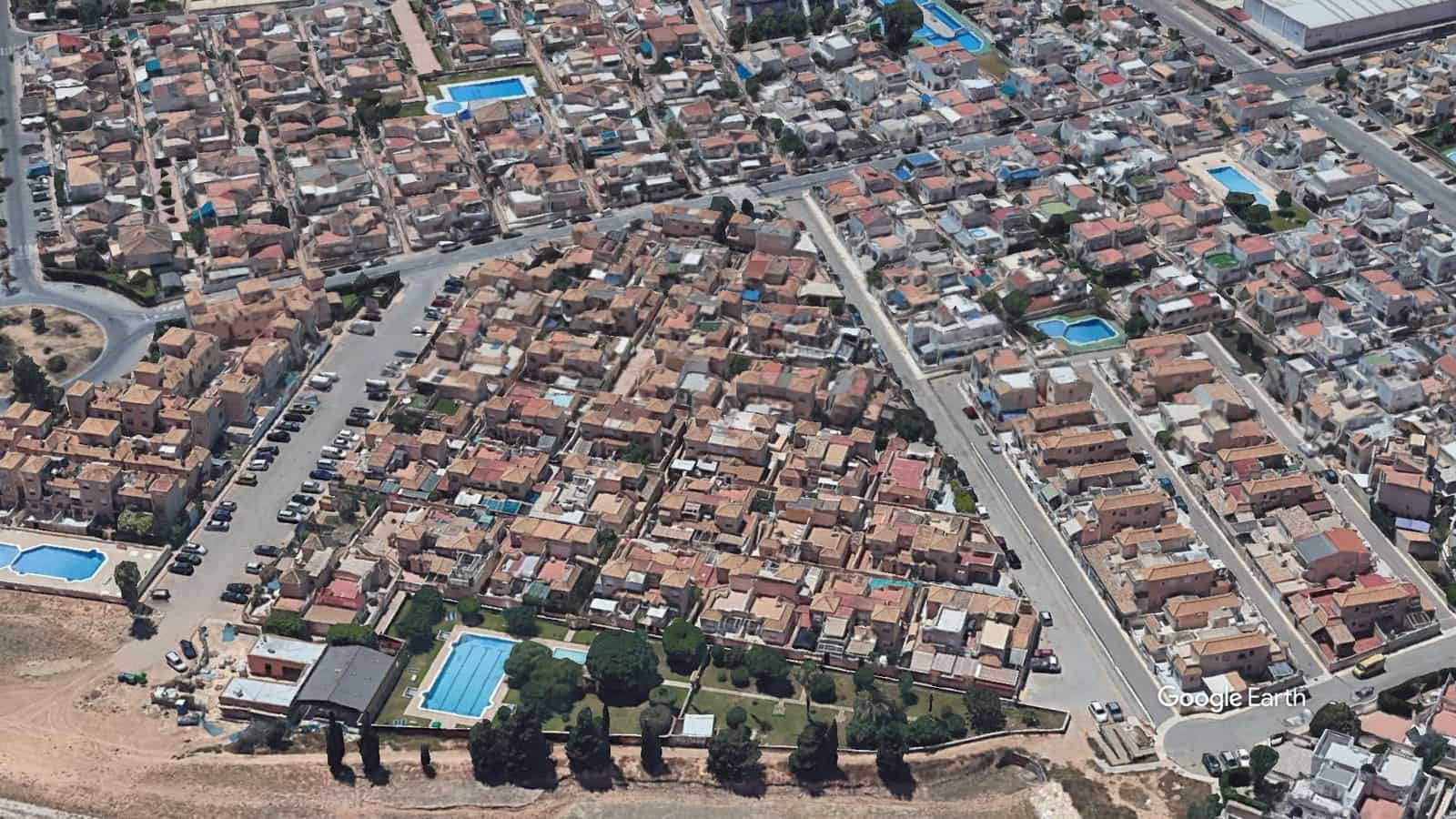 3 camera da letto Villetta a Schiera in vendita in Torrevieja con piscina - 175.000 € (Rif: 9908059)