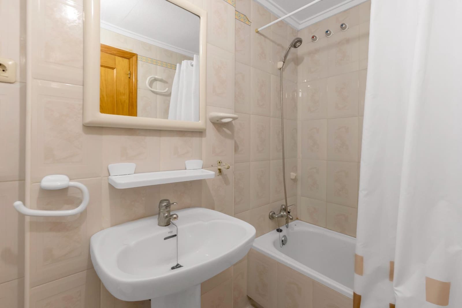 Studio for sale in La Mata with pool - € 107,260 (Ref: 9927438)
