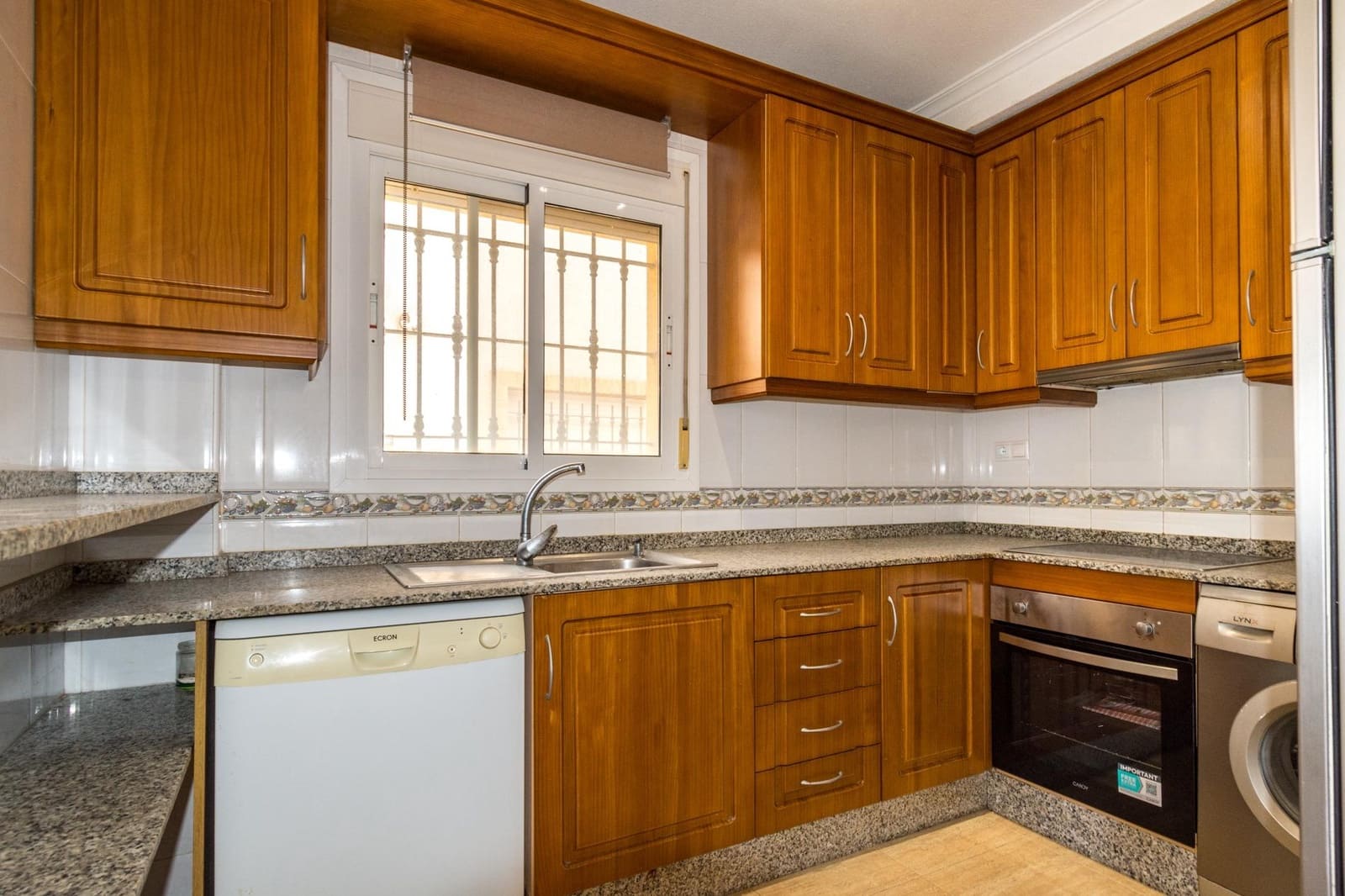 3 bedroom Villa for sale in Los Montesinos with pool - € 210,000 (Ref: 9927440)