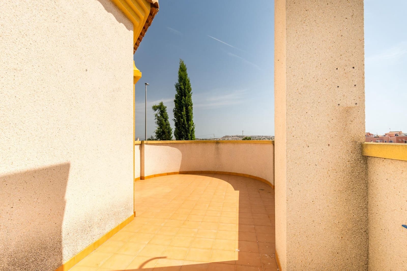 3 bedroom Villa for sale in Los Montesinos with pool - € 210,000 (Ref: 9927440)