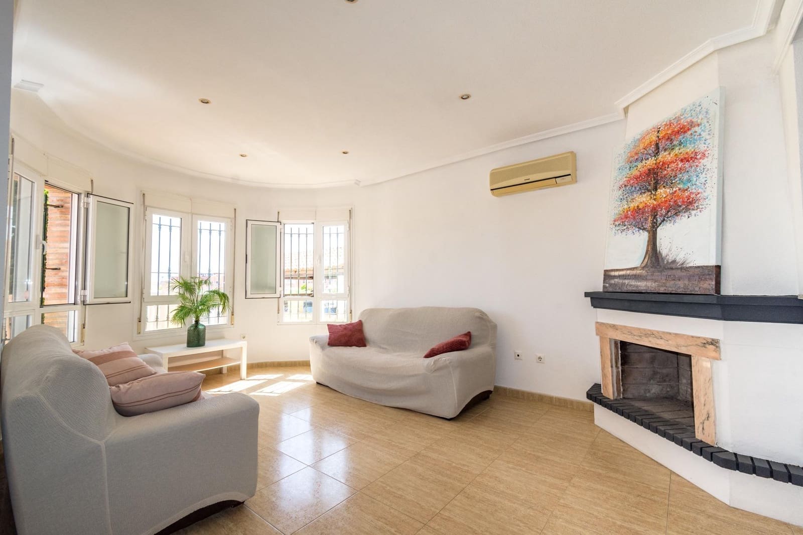3 bedroom Villa for sale in Los Montesinos with pool - € 210,000 (Ref: 9927440)