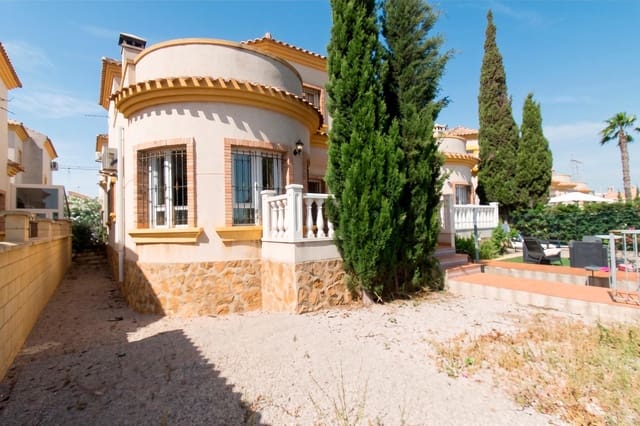 3 soveværelse Villa til salg i Los Montesinos med swimmingpool - € 210.000 (Ref: 9927440)