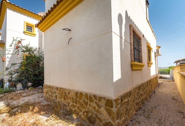 3 soveværelse Villa til salg i Los Montesinos med swimmingpool - € 210.000 (Ref: 9927440)