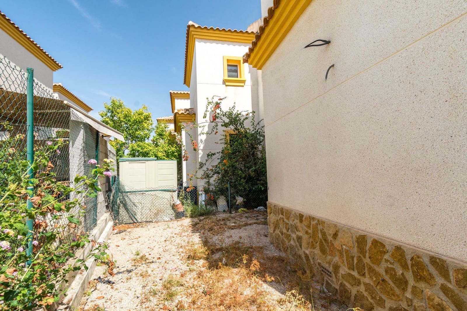 3 bedroom Villa for sale in Los Montesinos with pool - € 210,000 (Ref: 9927440)