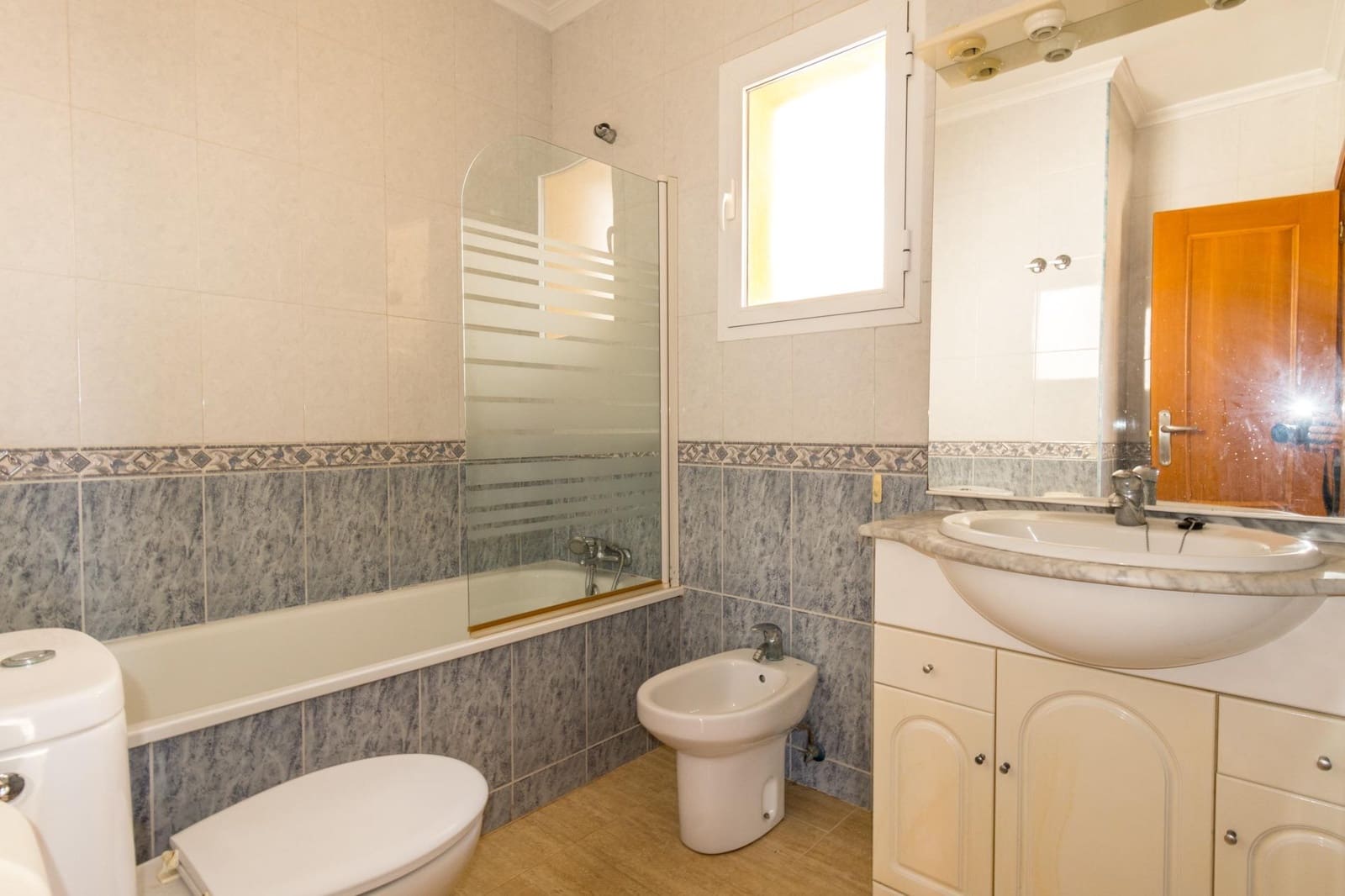 3 bedroom Villa for sale in Los Montesinos with pool - € 210,000 (Ref: 9927440)