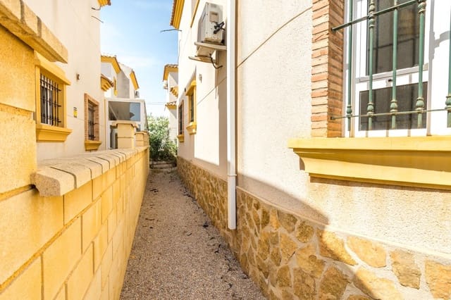 3 soveværelse Villa til salg i Los Montesinos med swimmingpool - € 210.000 (Ref: 9927440)