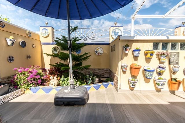 2 quarto Moradia em Banda para venda em El Chaparral - La Siesta - La Torreta, Torrevieja - 150 000 € (Ref: 9938228)
