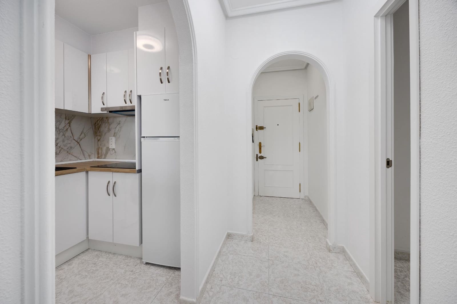 2 makuuhuone Huoneisto myytävänä paikassa Torrevieja - 155 000 € (Ref: 9947944)