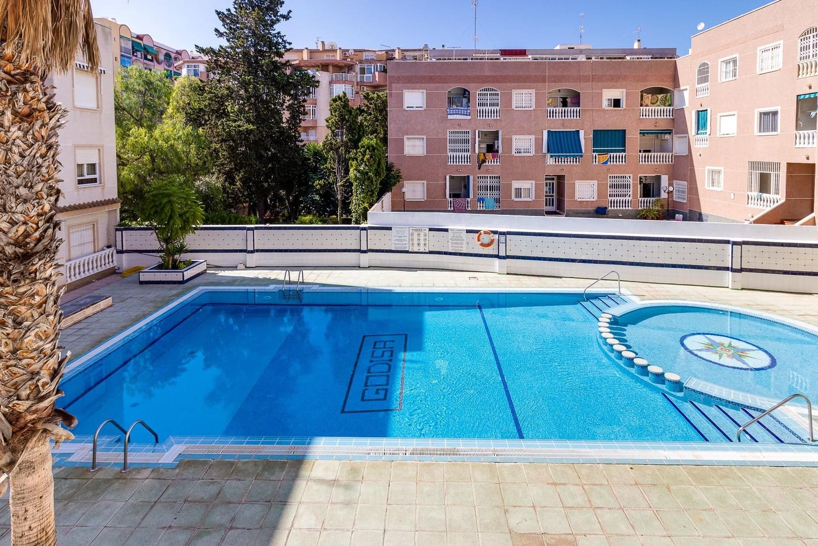 2 makuuhuone Huoneisto myytävänä paikassa Torrevieja - 155 000 € (Ref: 9947944)