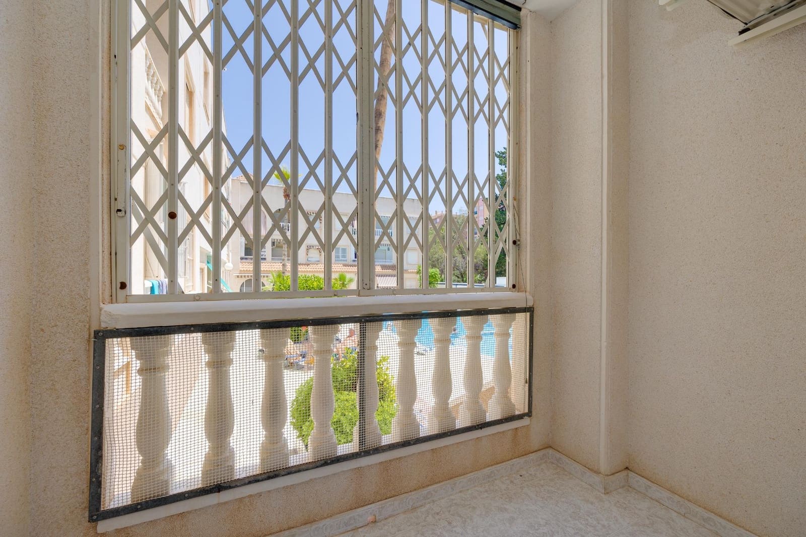 2 makuuhuone Huoneisto myytävänä paikassa Torrevieja - 155 000 € (Ref: 9947944)