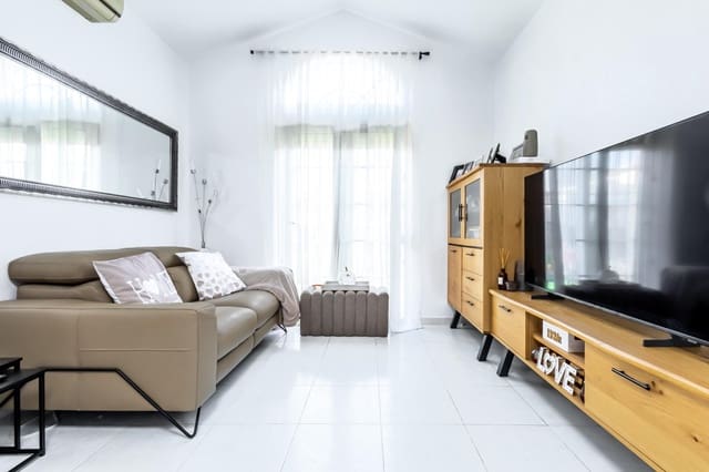 Pareado de 3 habitaciones en El Chaparral - La Siesta - La Torreta, Torrevieja en venta con piscina garaje - 224.000 € (Ref: 9947945)