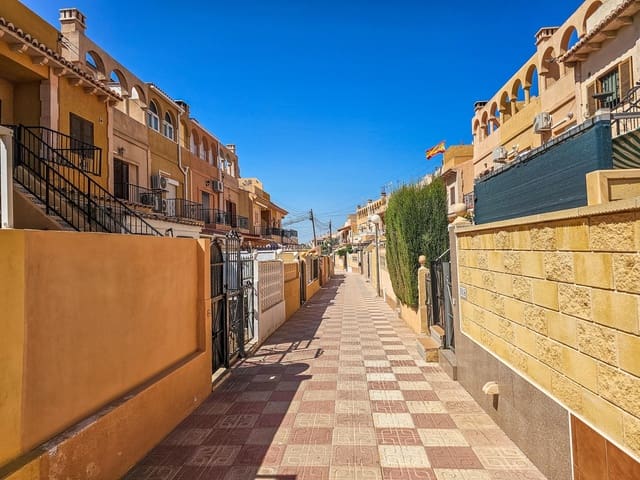 1 quarto Apartamento para venda em El Chaparral - La Siesta - La Torreta, Torrevieja com piscina - 90 000 € (Ref: 9954258)