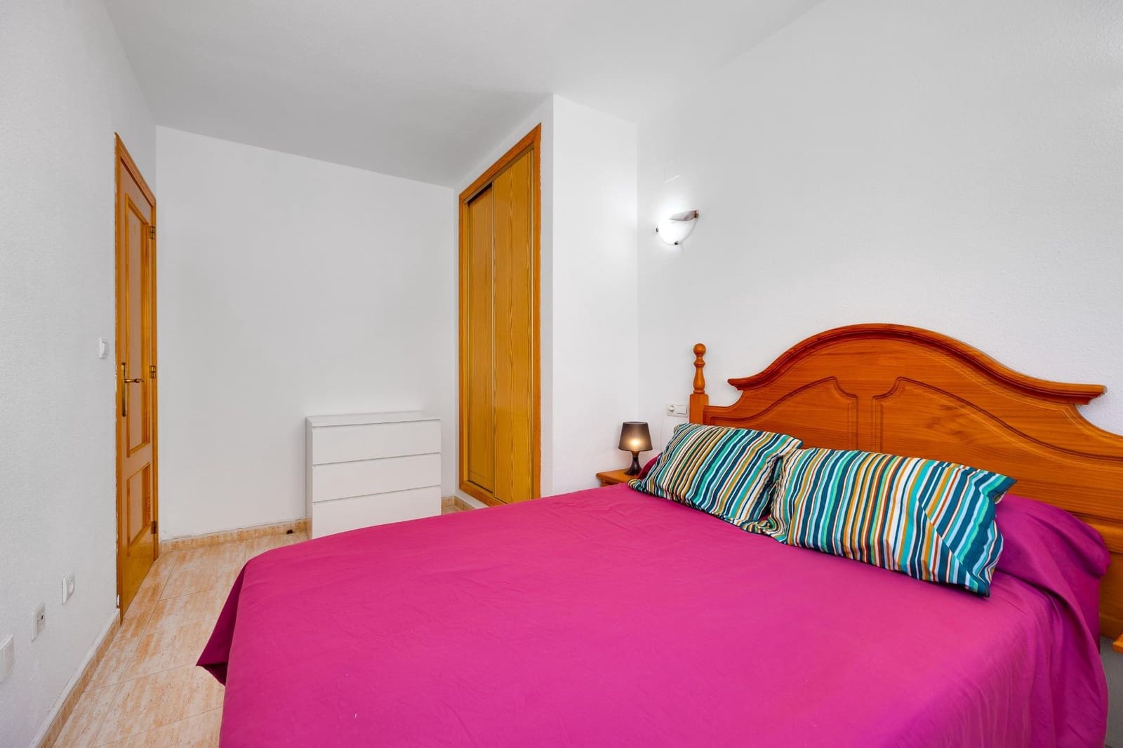 2 bedroom Apartment for sale in Torrevieja with pool - € 139,900 (Ref: 9962741)