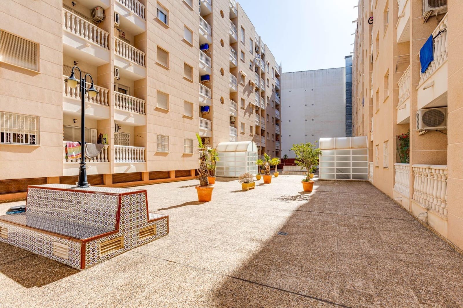 2 bedroom Apartment for sale in Torrevieja with pool - € 139,900 (Ref: 9962741)