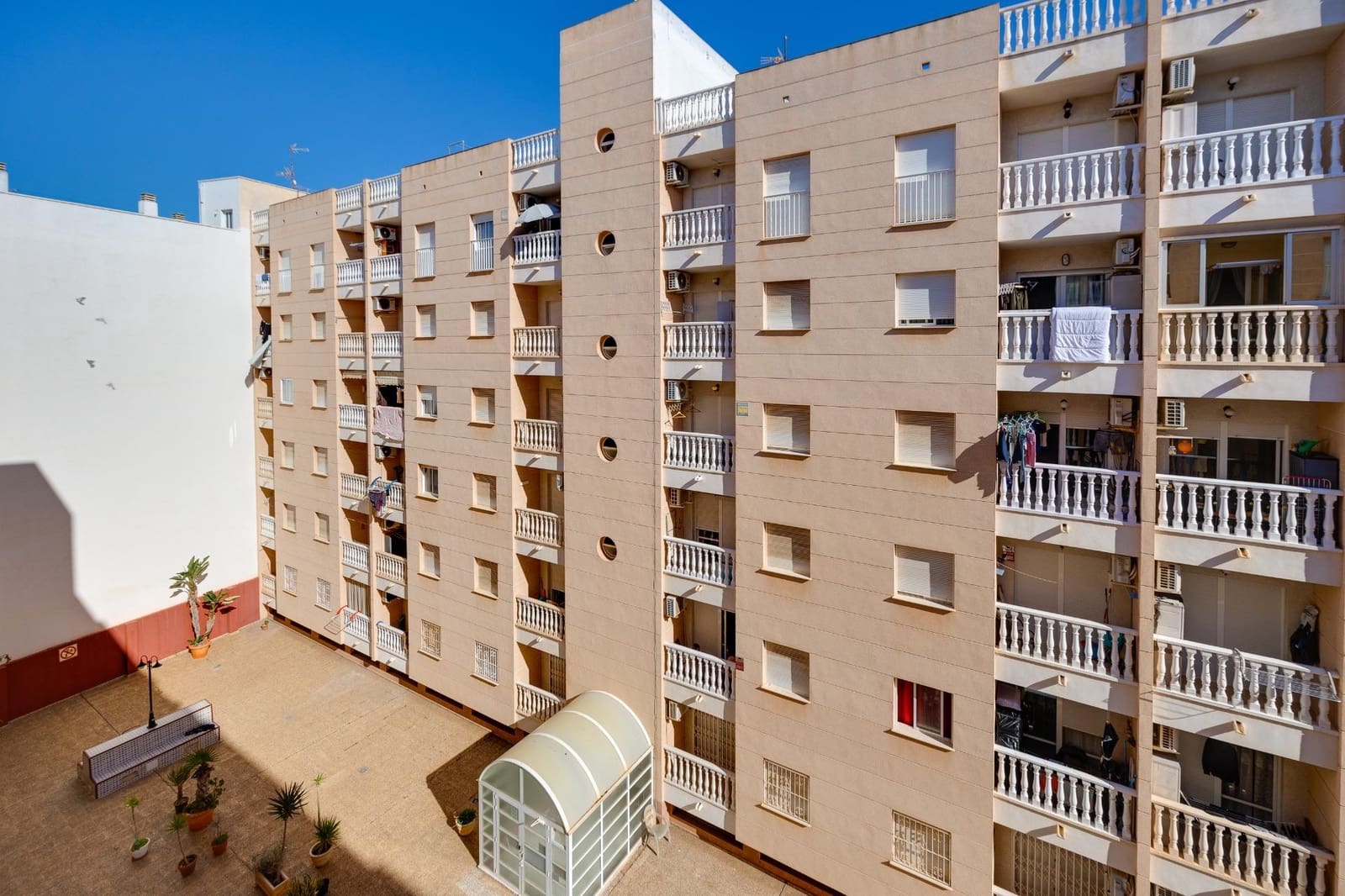2 bedroom Apartment for sale in Torrevieja with pool - € 139,900 (Ref: 9962741)