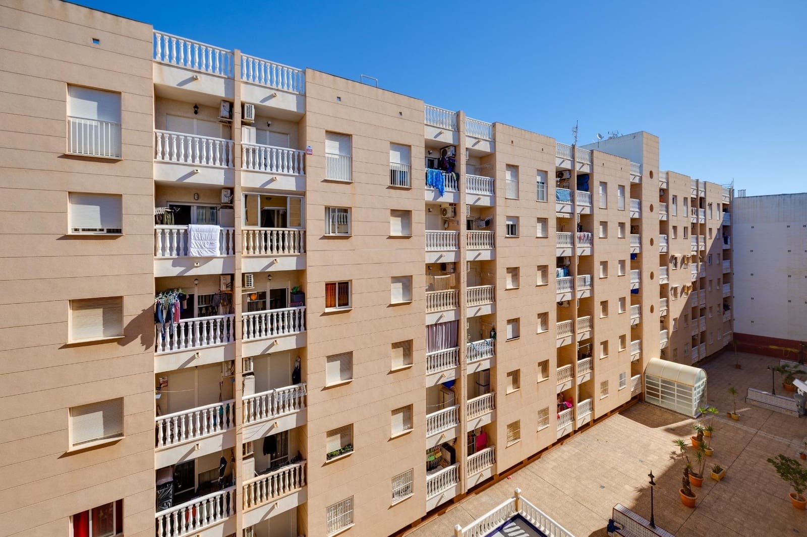 2 bedroom Apartment for sale in Torrevieja with pool - € 139,900 (Ref: 9962741)