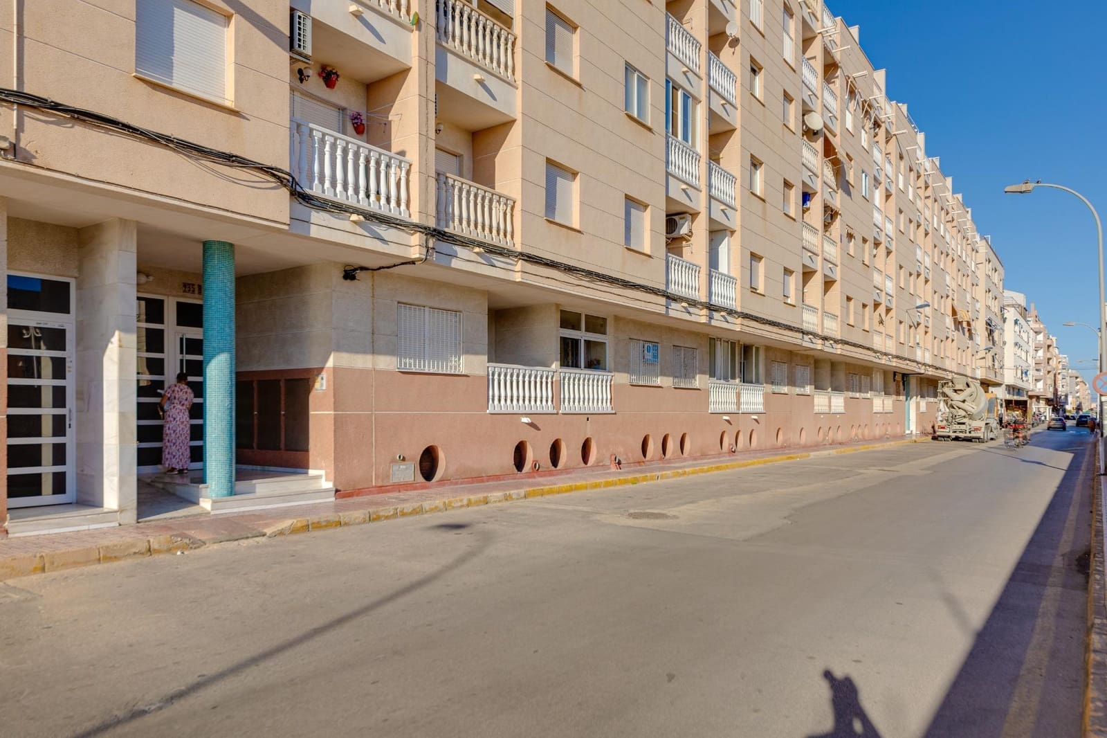 2 bedroom Apartment for sale in Torrevieja with pool - € 139,900 (Ref: 9962741)