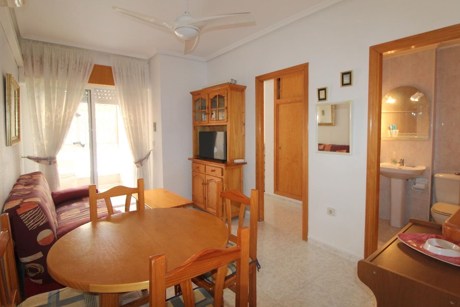 1 bedroom Apartment for sale in Torrevieja with pool - € 110,000 (Ref: 9977342)