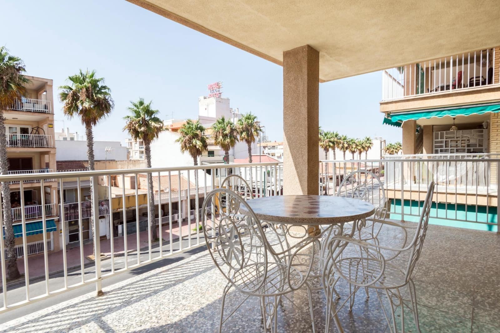 Apartamento de 3 habitaciones en Torrevieja en venta - 250.000 € (Ref: 9990751)