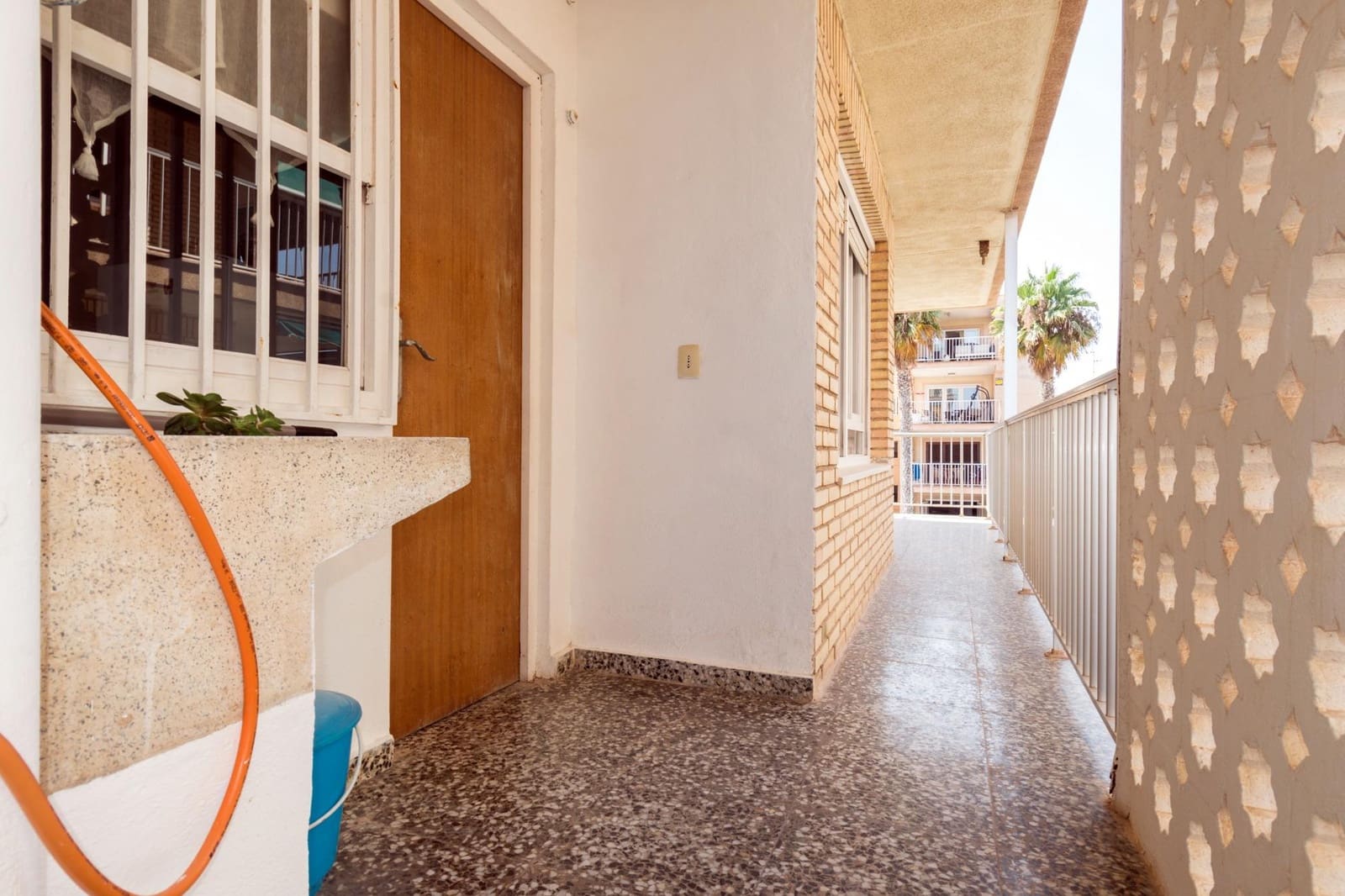 Apartamento de 3 habitaciones en Torrevieja en venta - 250.000 € (Ref: 9990751)
