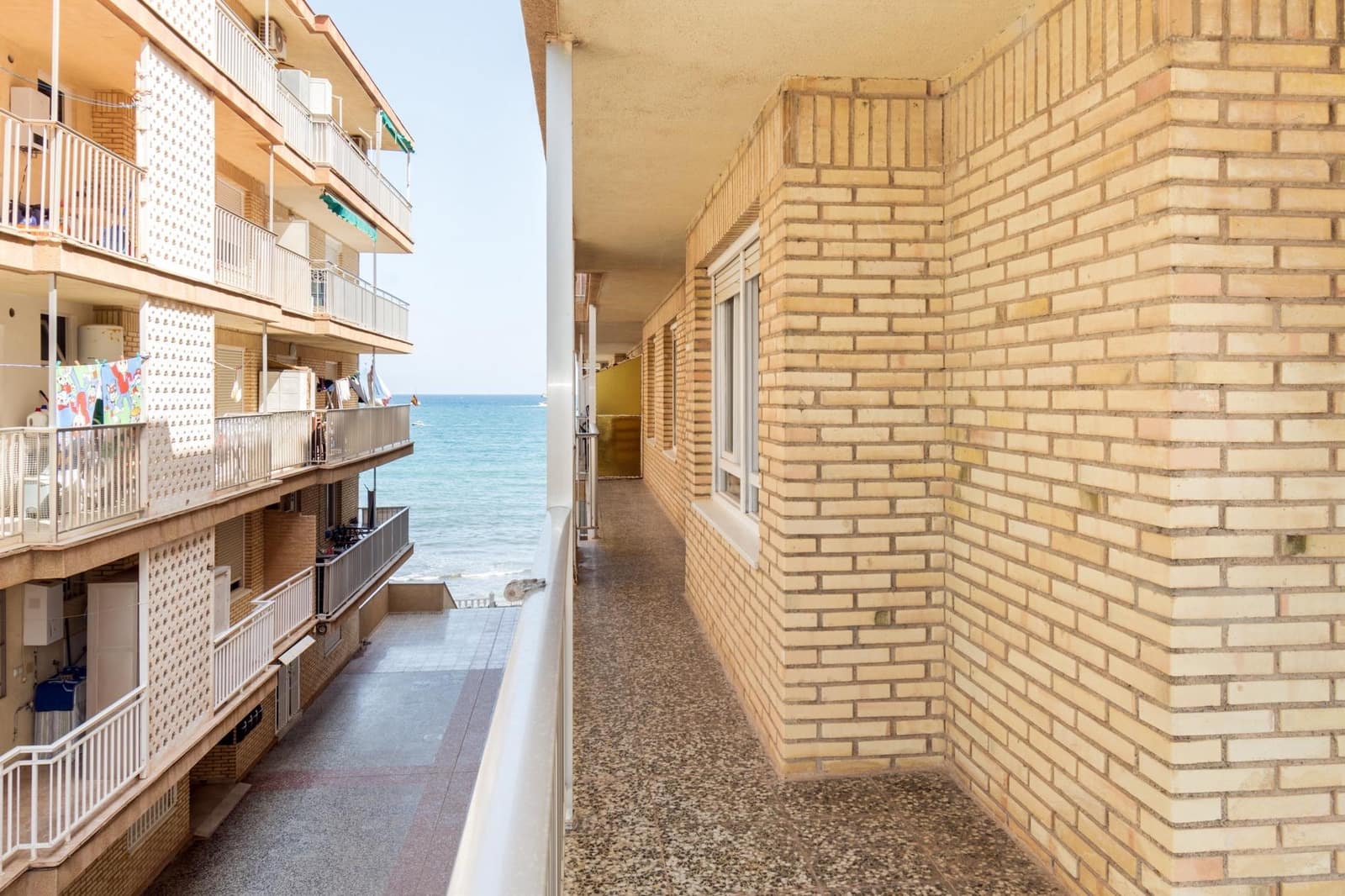 Apartamento de 3 habitaciones en Torrevieja en venta - 250.000 € (Ref: 9990751)