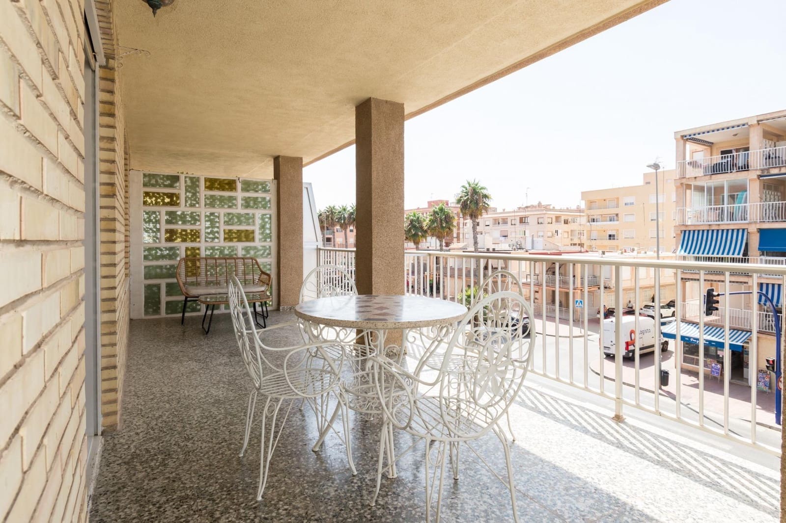 Apartamento de 3 habitaciones en Torrevieja en venta - 250.000 € (Ref: 9990751)