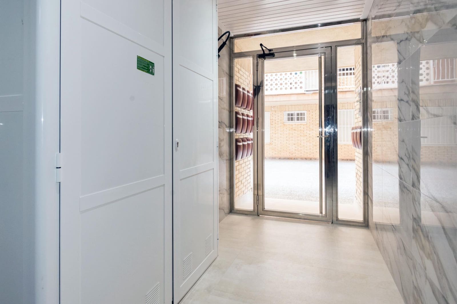 Apartamento de 3 habitaciones en Torrevieja en venta - 250.000 € (Ref: 9990751)