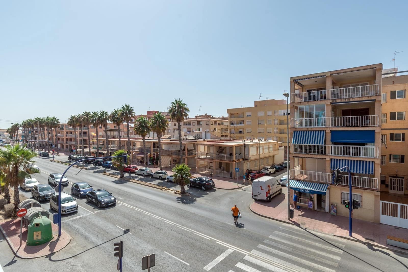 Apartamento de 3 habitaciones en Torrevieja en venta - 250.000 € (Ref: 9990751)