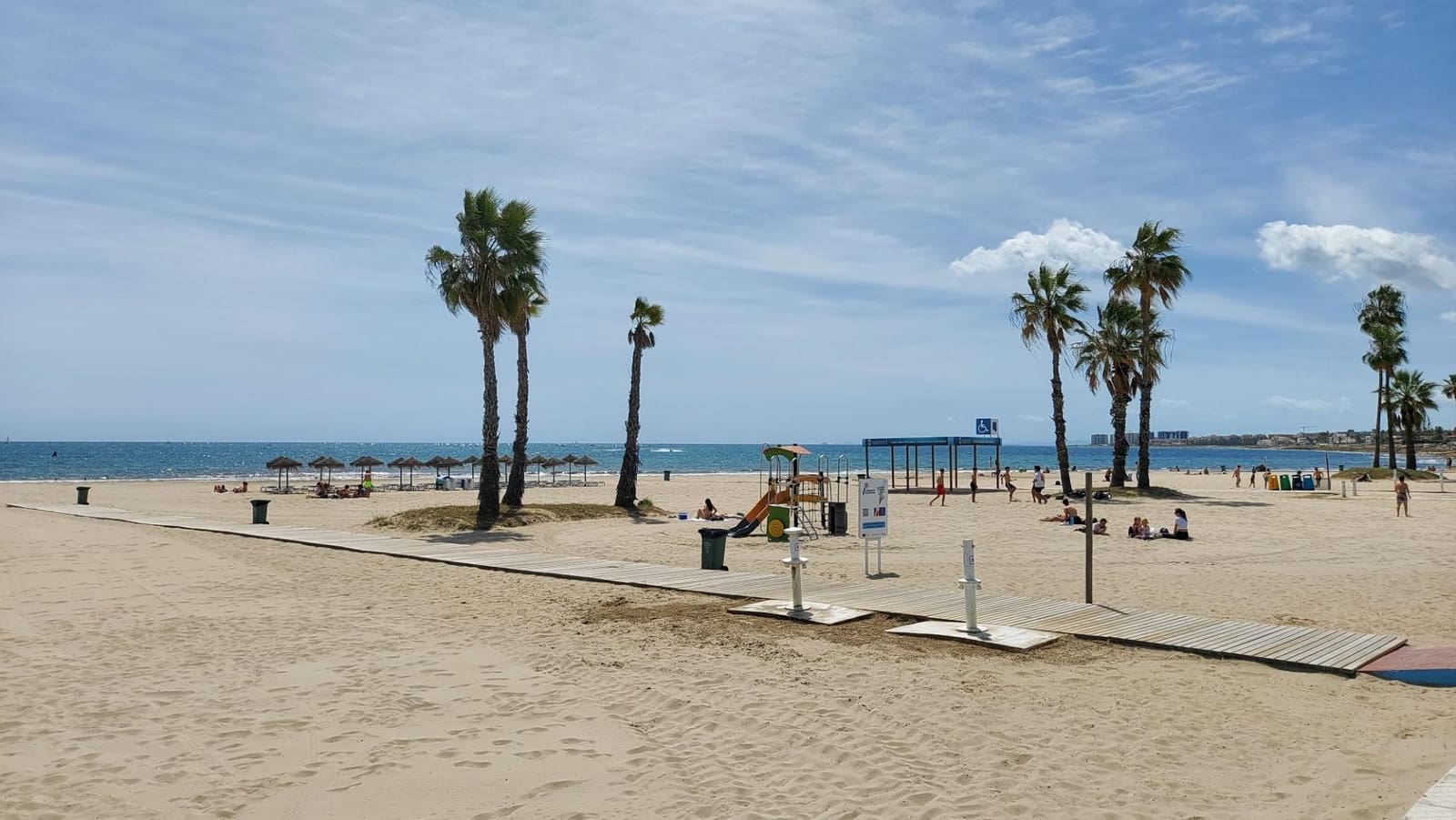 Apartamento de 3 habitaciones en Torrevieja en venta - 250.000 € (Ref: 9990751)