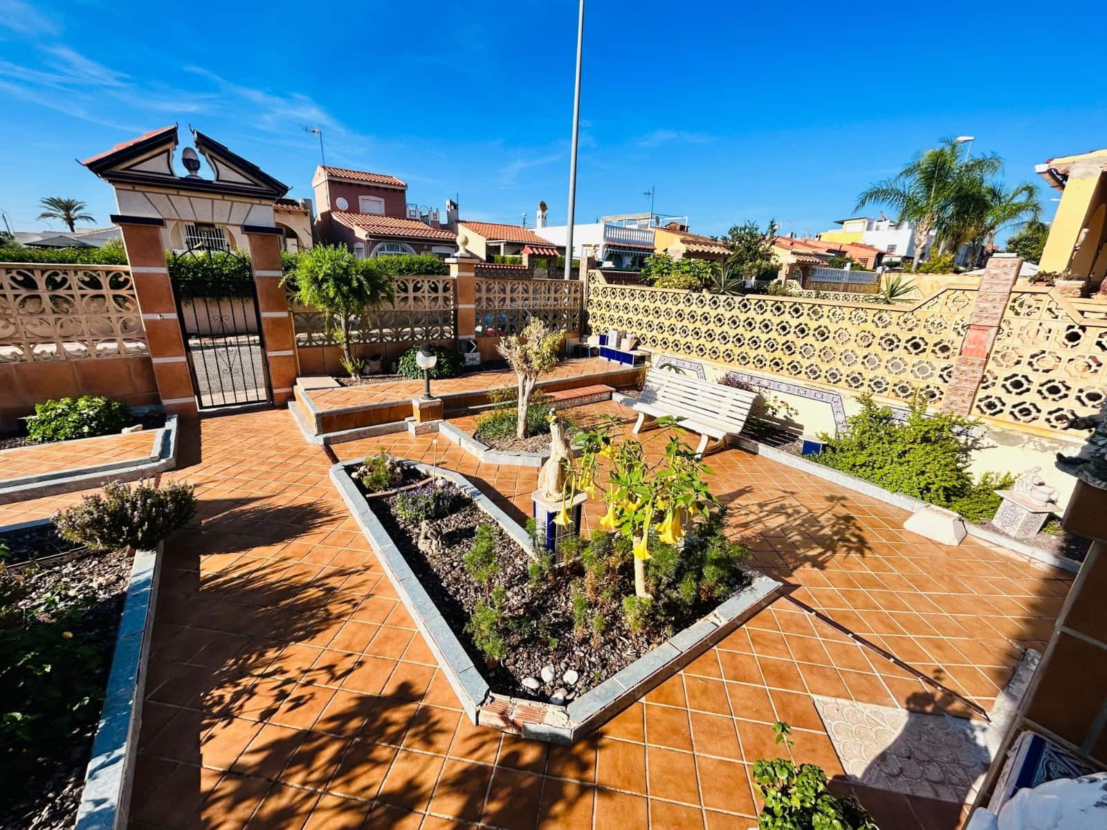 2 bedroom Villa for sale in San Luis, Torrevieja with pool € 199,000