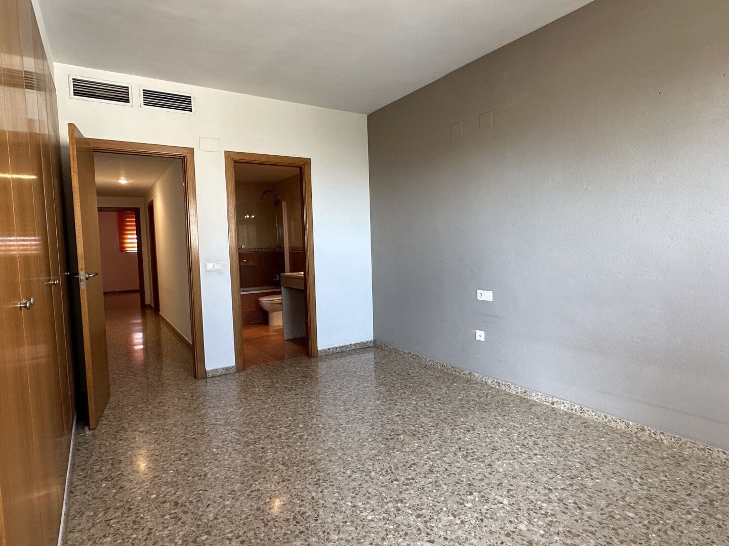 3 soveværelse Lejlighed til salg i Paterna med swimmingpool garage - € 425.000 (Ref: 8756337)