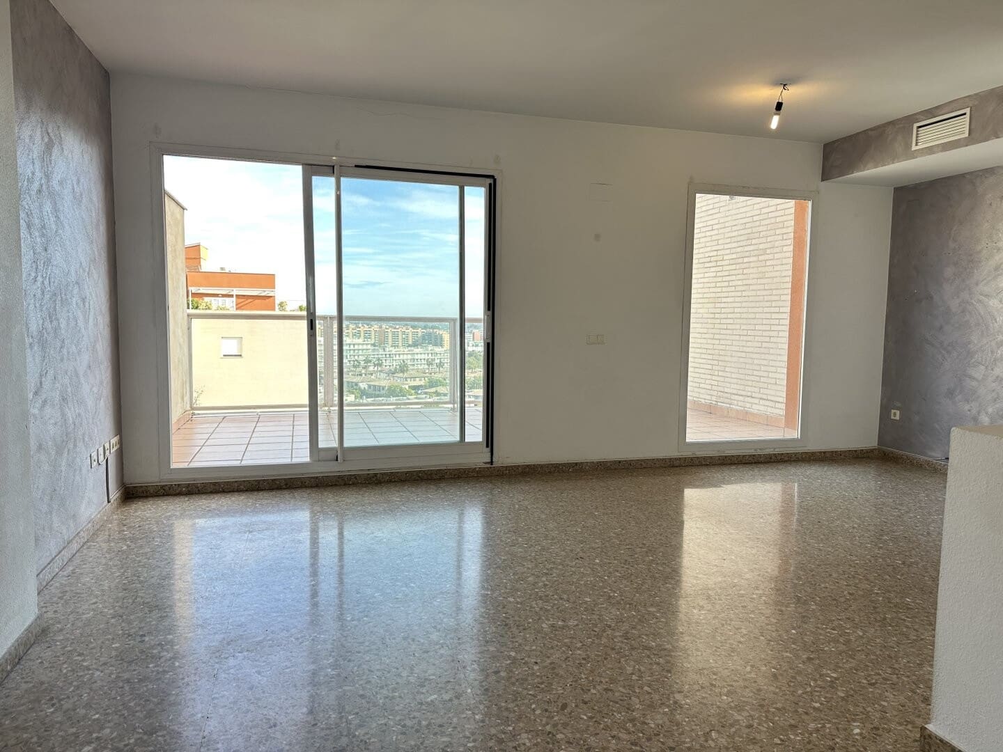 3 soveværelse Lejlighed til salg i Paterna med swimmingpool garage - € 425.000 (Ref: 8756337)