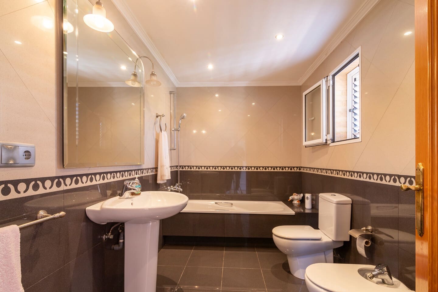 4 slaapkamer Villa te koop in Canet d'En Berenguer met zwembad garage - € 618.000 (Ref: 8758587)