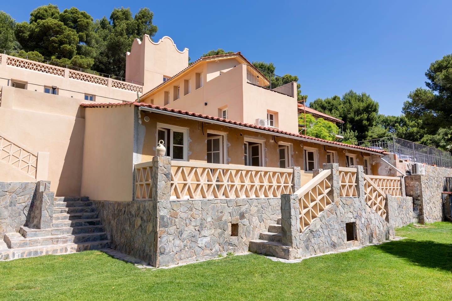 16 soverom Villa til salgs i Naquera med svømmebasseng garasje - € 3 650 000 (Ref: 8758588)